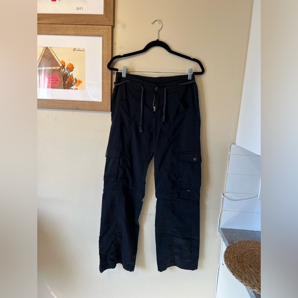 Prana women’s 6 breath black cargo pants….